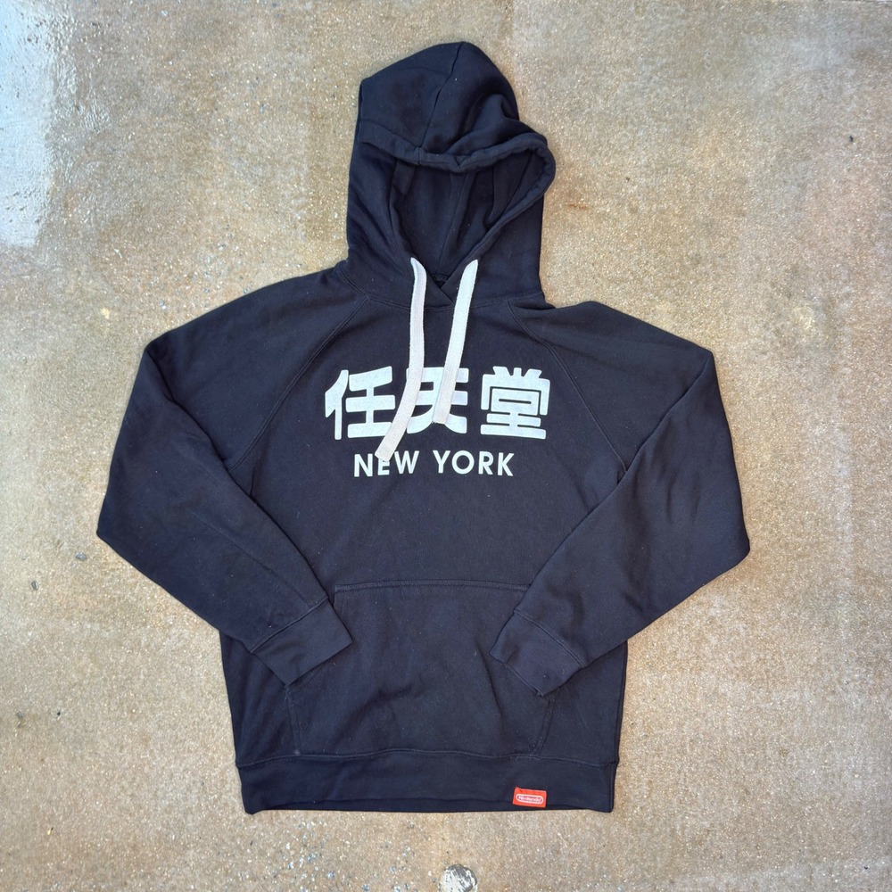 Nintendo New York Hoodie Men Medium Black Excellent Kanji Graphic Pullover